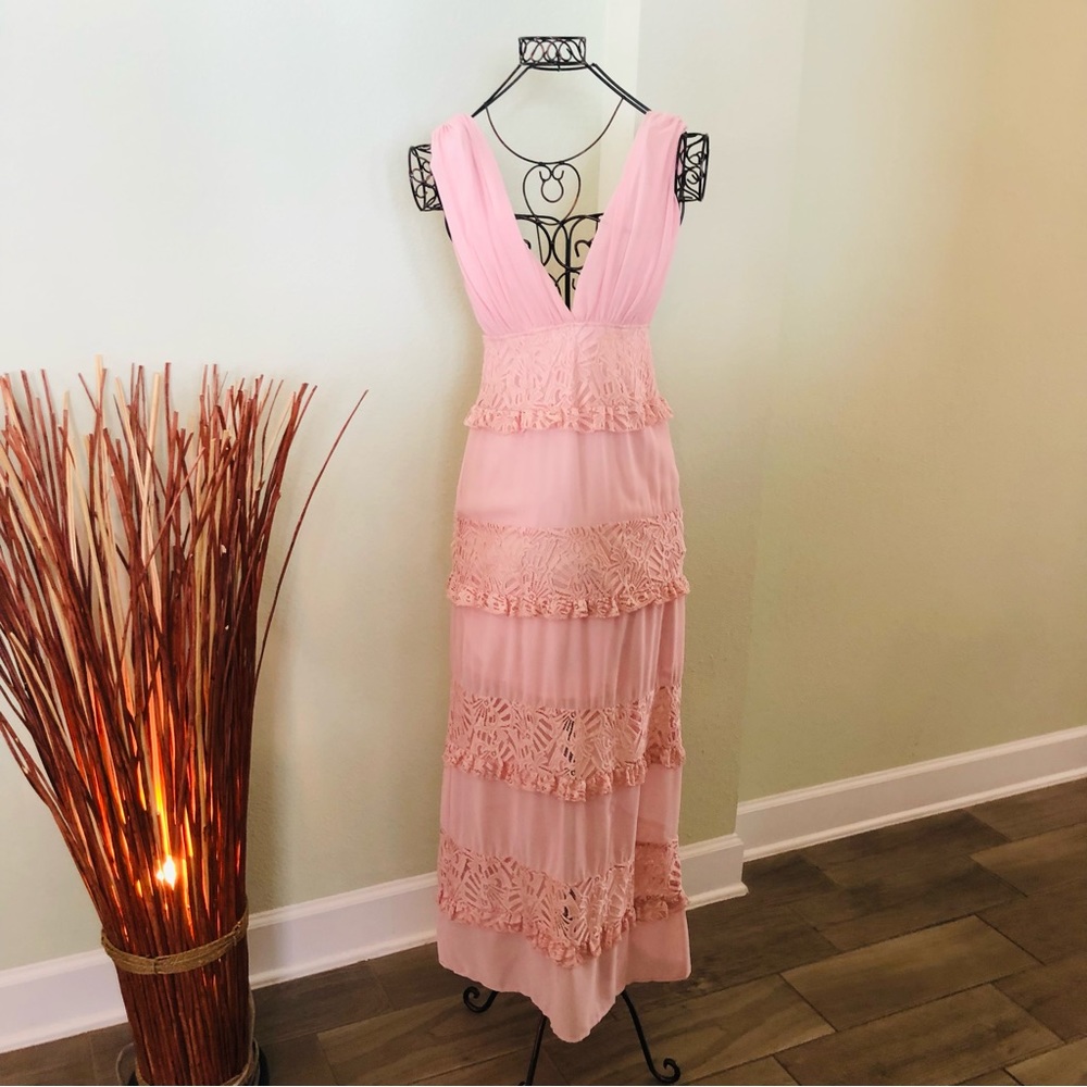 2 Available NEW: Soieblu AUBREE Crochet Lace Maxi dress dusty pink rose …